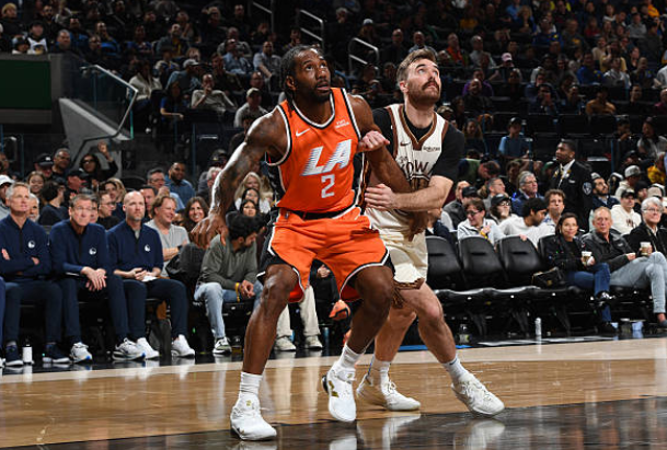 世俱杯网址-勇三崩快船轰72-45逆转！与对手仅差1.5胜场 勇士将打雷霆和火箭