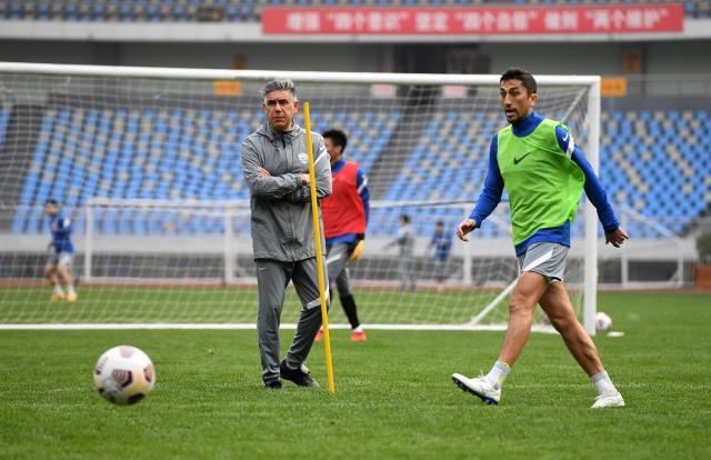 世俱杯-沧州“老大”“老二”威风凛凛 主帅：穆里奇就像28岁